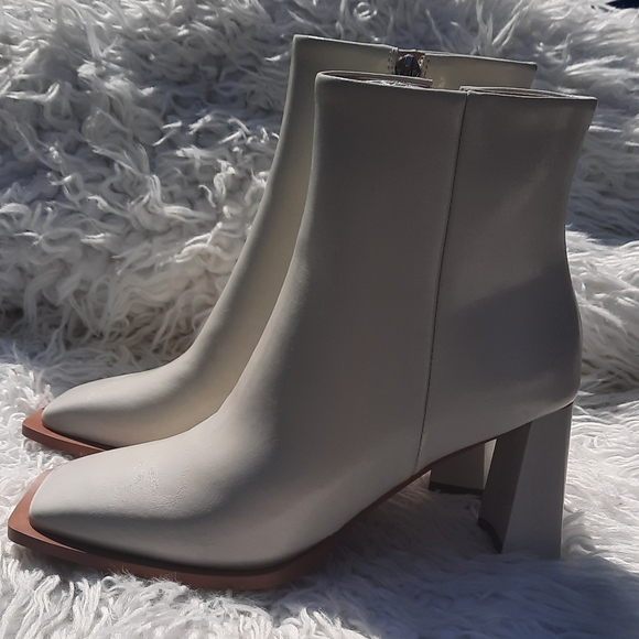 🆕️ LLS White Ankle Heeled Boots - Picture 9 of 15